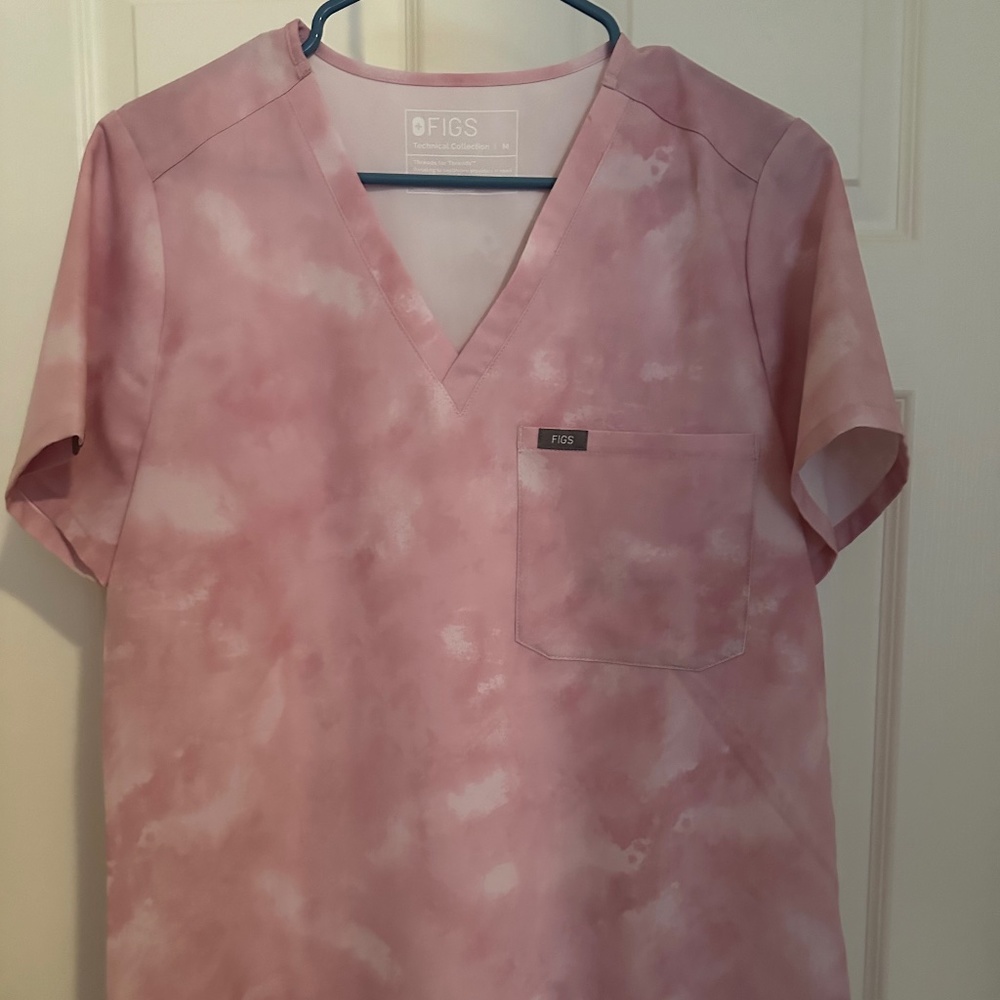 FIGS Breast Cancer Pink Marble Rose Limited Edition One Pocket Top (M)